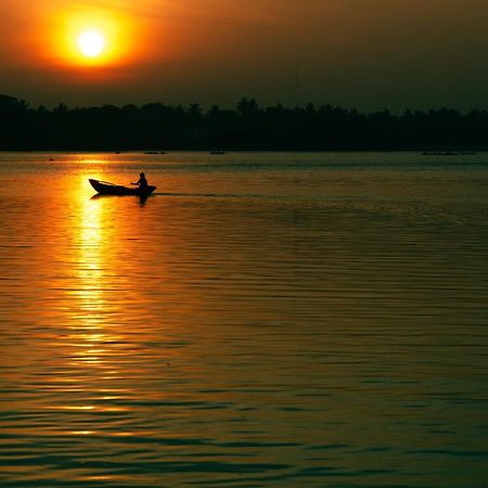 15Lmd Villa In Front Of The Lagoon Batticaloa Esterno foto